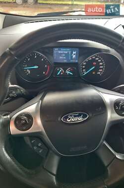 Позашляховик / Кросовер Ford Kuga 2015 в Косові