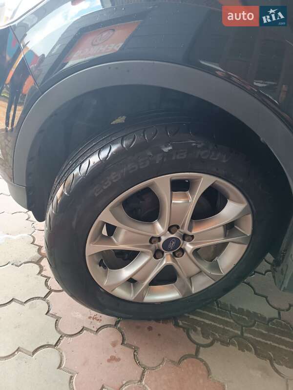 Позашляховик / Кросовер Ford Kuga 2015 в Косові