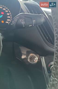 Позашляховик / Кросовер Ford Kuga 2015 в Косові