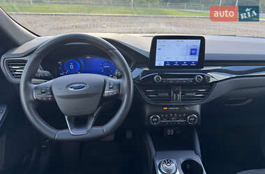 Внедорожник / Кроссовер Ford Kuga 2021 в 