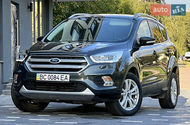 Внедорожник / Кроссовер Ford Kuga 2017 в 