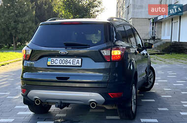 Внедорожник / Кроссовер Ford Kuga 2017 в 