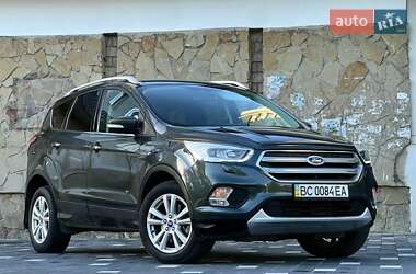 Внедорожник / Кроссовер Ford Kuga 2017 в 