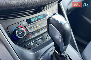 Внедорожник / Кроссовер Ford Kuga 2017 в 