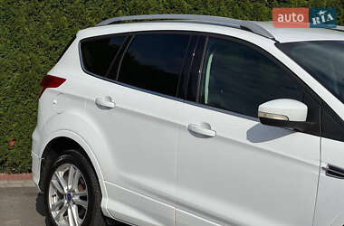 Внедорожник / Кроссовер Ford Kuga 2016 в 