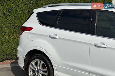 Внедорожник / Кроссовер Ford Kuga 2016 в 