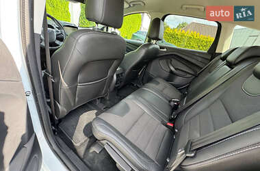 Внедорожник / Кроссовер Ford Kuga 2016 в 