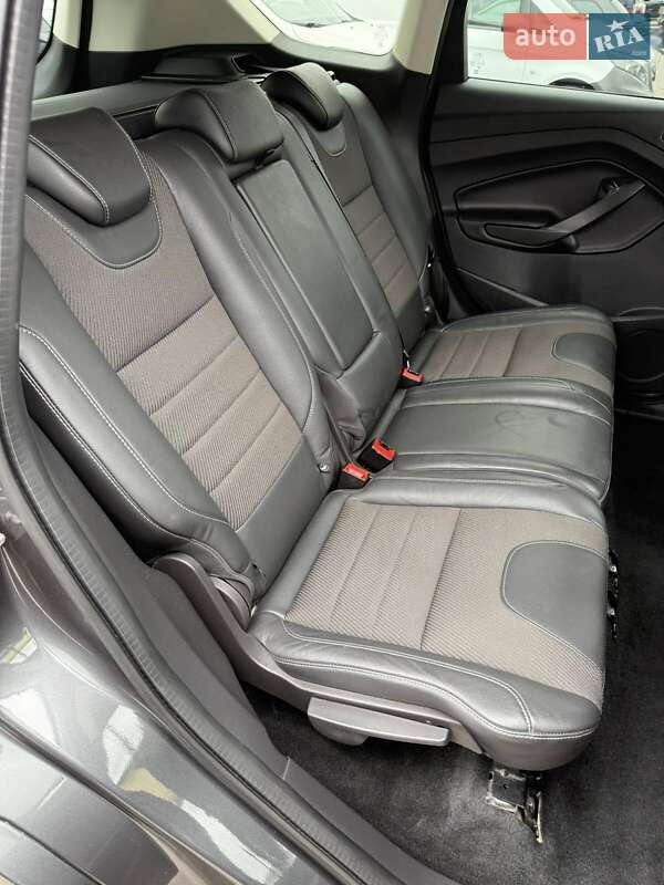 Внедорожник / Кроссовер Ford Kuga 2015 в Луцке