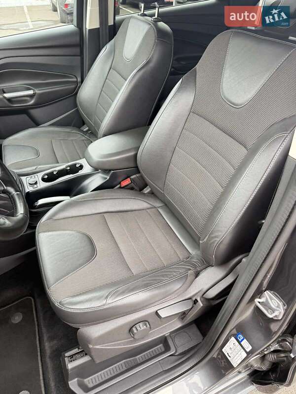 Внедорожник / Кроссовер Ford Kuga 2015 в Луцке