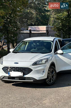 Внедорожник / Кроссовер Ford Kuga 2020 в 