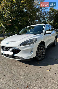 Внедорожник / Кроссовер Ford Kuga 2020 в 