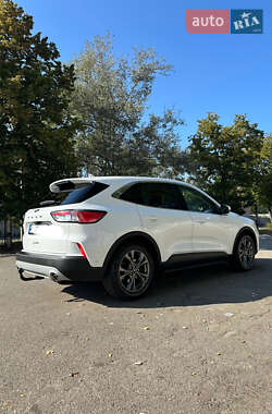 Внедорожник / Кроссовер Ford Kuga 2020 в 