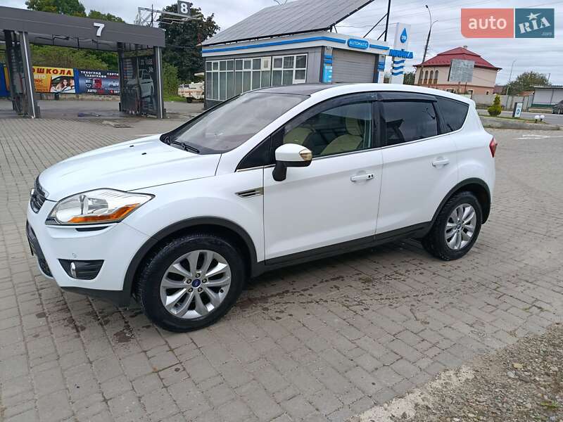 Внедорожник / Кроссовер Ford Kuga 2011 в 