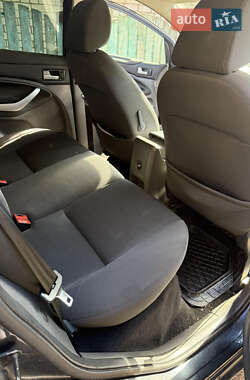 Внедорожник / Кроссовер Ford Kuga 2009 в 