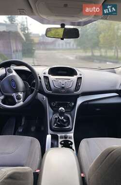 Внедорожник / Кроссовер Ford Kuga 2013 в 