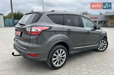 Внедорожник / Кроссовер Ford Kuga 2017 в 