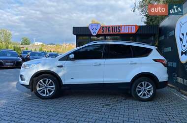 Внедорожник / Кроссовер Ford Kuga 2017 в 