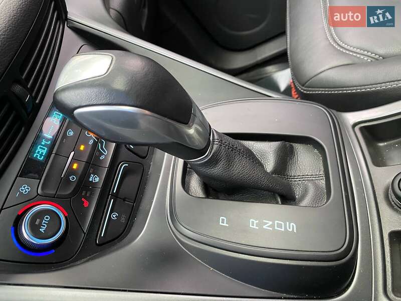Позашляховик / Кросовер Ford Kuga 2017 в Хмельницькому