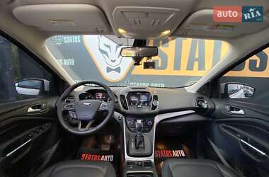 Внедорожник / Кроссовер Ford Kuga 2017 в 