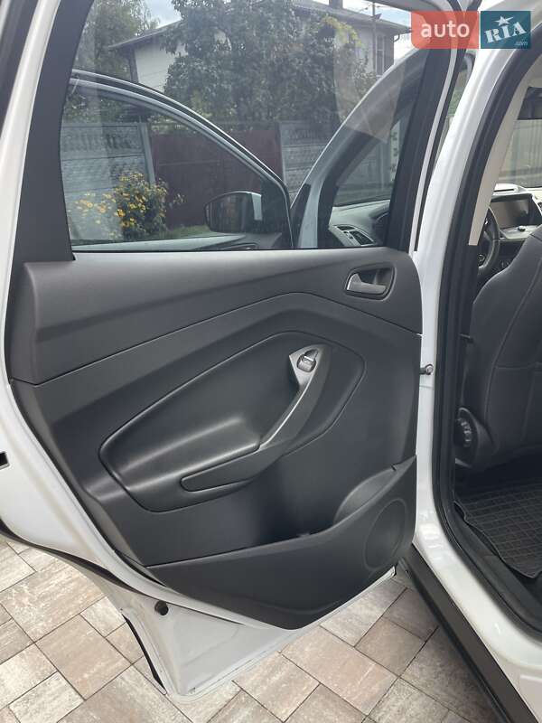 Внедорожник / Кроссовер Ford Kuga 2019 в Киеве фото 8 Внедорожник / Кроссовер Ford Kuga 2019 в Киеве