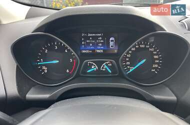 Внедорожник / Кроссовер Ford Kuga 2019 в 