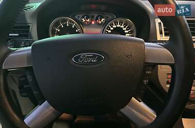 Внедорожник / Кроссовер Ford Kuga 2010 в 
