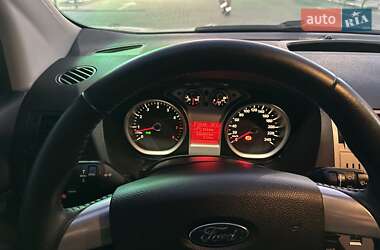 Внедорожник / Кроссовер Ford Kuga 2010 в 