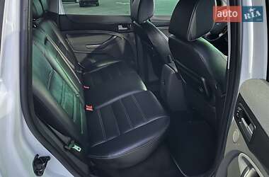 Внедорожник / Кроссовер Ford Kuga 2010 в 