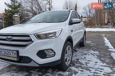 Внедорожник / Кроссовер Ford Kuga 2017 в Моршине