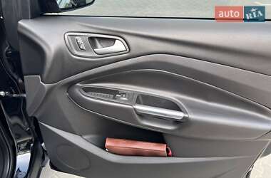 Внедорожник / Кроссовер Ford Kuga 2013 в 