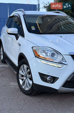 Внедорожник / Кроссовер Ford Kuga 2012 в 