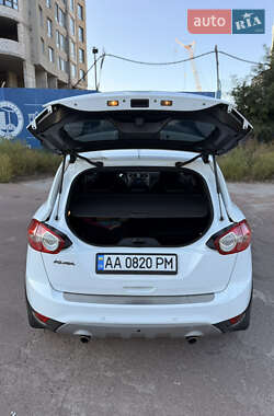 Внедорожник / Кроссовер Ford Kuga 2012 в 