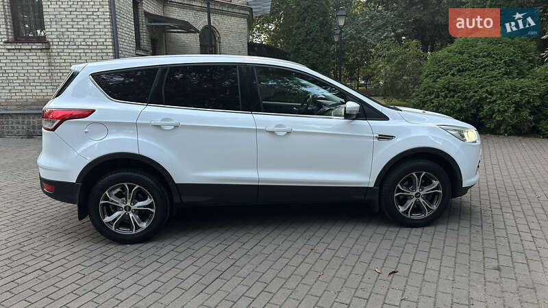 Внедорожник / Кроссовер Ford Kuga 2016 в Киеве