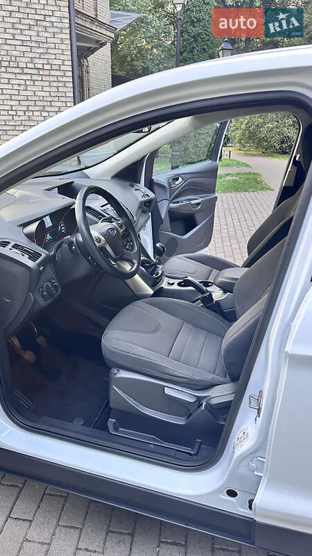 Внедорожник / Кроссовер Ford Kuga 2016 в Киеве