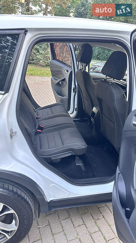 Внедорожник / Кроссовер Ford Kuga 2016 в Киеве