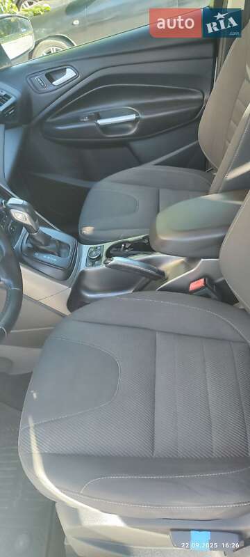 Внедорожник / Кроссовер Ford Kuga 2016 в Кривом Роге