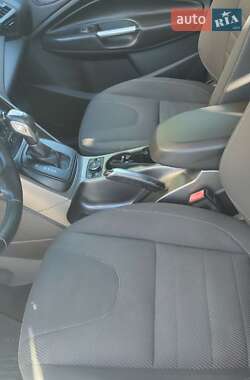 Внедорожник / Кроссовер Ford Kuga 2016 в 