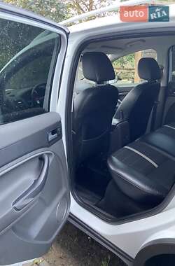 Внедорожник / Кроссовер Ford Kuga 2010 в 