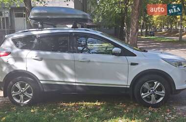 Внедорожник / Кроссовер Ford Kuga 2015 в 