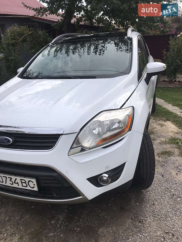Позашляховик / Кросовер Ford Kuga 2010 в 
