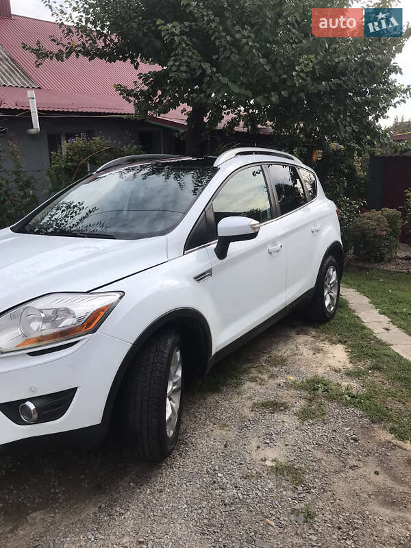 Позашляховик / Кросовер Ford Kuga 2010 в Рівному