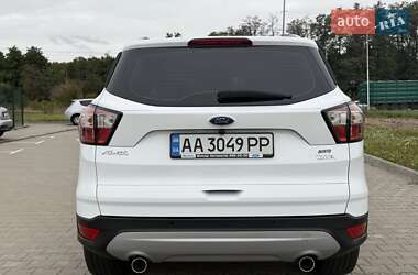 Внедорожник / Кроссовер Ford Kuga 2019 в 