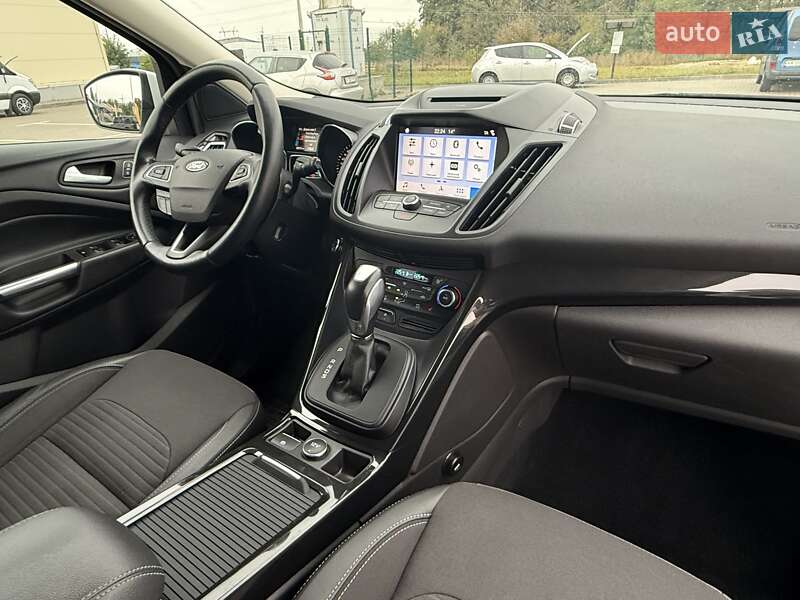 Внедорожник / Кроссовер Ford Kuga 2019 в Киеве