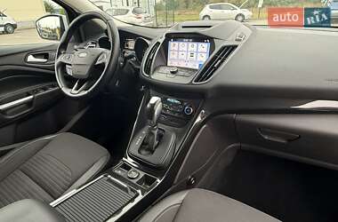 Внедорожник / Кроссовер Ford Kuga 2019 в 