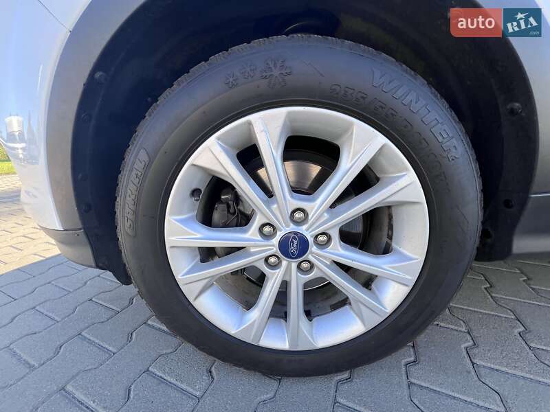 Внедорожник / Кроссовер Ford Kuga 2019 в Киеве