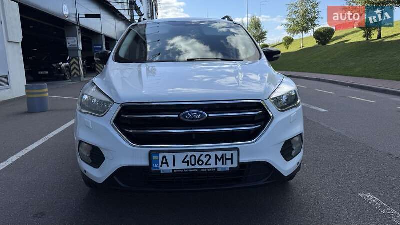 Внедорожник / Кроссовер Ford Kuga 2017 в Киеве