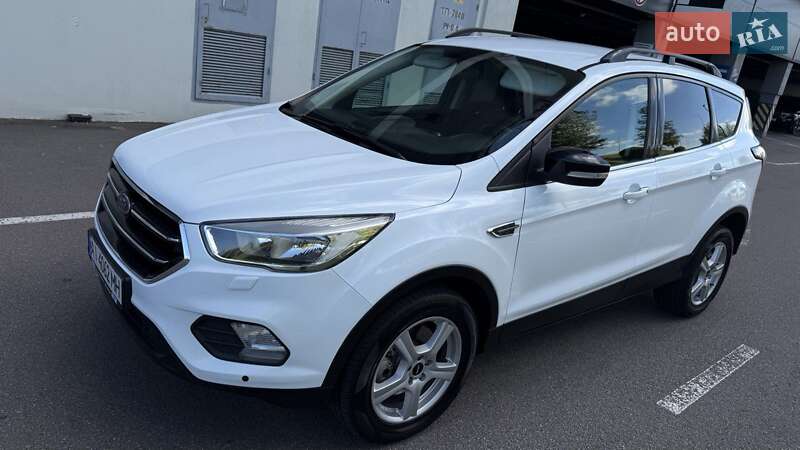 Внедорожник / Кроссовер Ford Kuga 2017 в Киеве