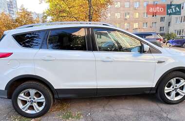 Внедорожник / Кроссовер Ford Kuga 2013 в 