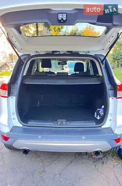 Внедорожник / Кроссовер Ford Kuga 2013 в 