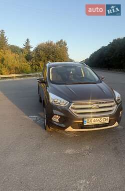 Внедорожник / Кроссовер Ford Kuga 2017 в 
